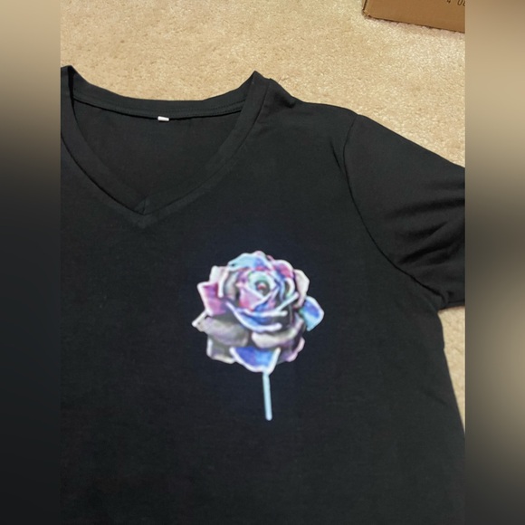 Medium “Never Give Up” Tee - Picture 3 of 8